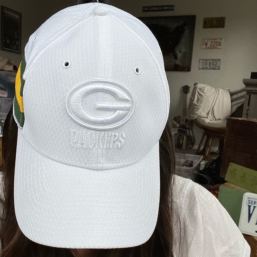Green Bay Packers White On Field Sideline Hat S/M